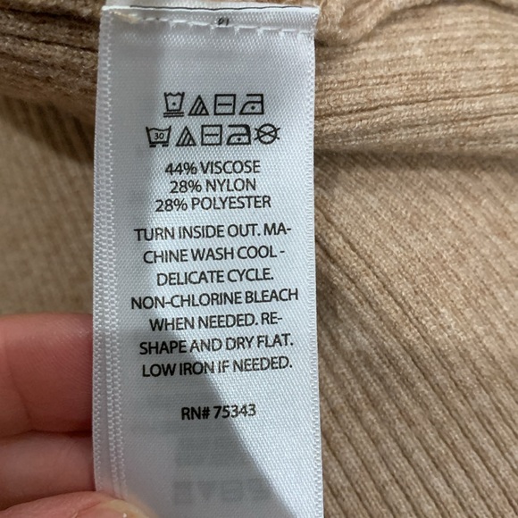 Rachel Zoe Ribbed Sleeveless MIDI Dress - Picture 4 of 4